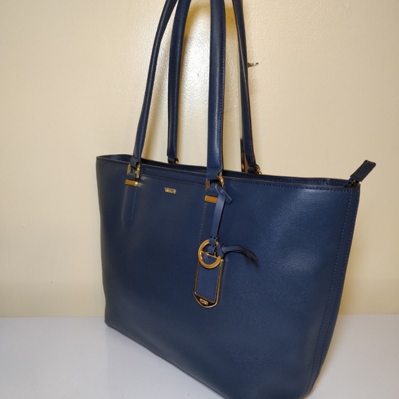 tumi stanton nan tote